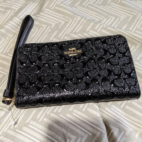 NWT COACH WRISTLET - Picture 2 of 9